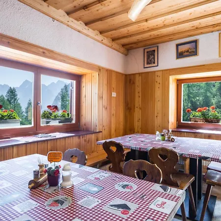 Postarski Dom On Vrsic كْرانْيِسكا غورا