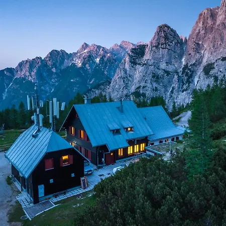 Postarski Dom On Vrsic بيت ضيافة *