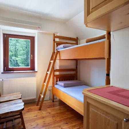 Postarski Dom On Vrsic بيت ضيافة *