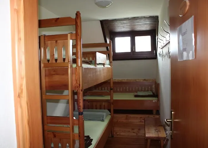 Konukevi Postarski Dom On Vrsic