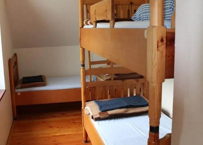 Konukevi Postarski Dom On Vrsic *