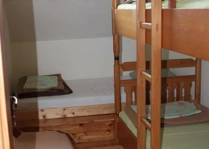 Konukevi Postarski Dom On Vrsic *