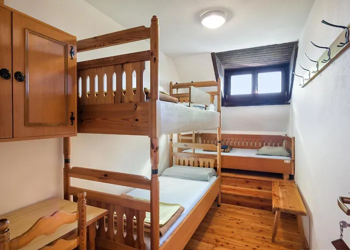 Konukevi Postarski Dom On Vrsic *