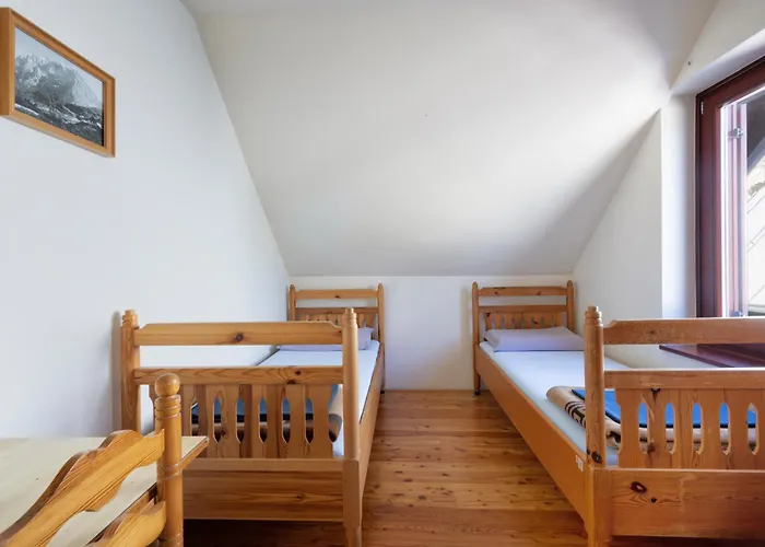 Konukevi Postarski Dom On Vrsic