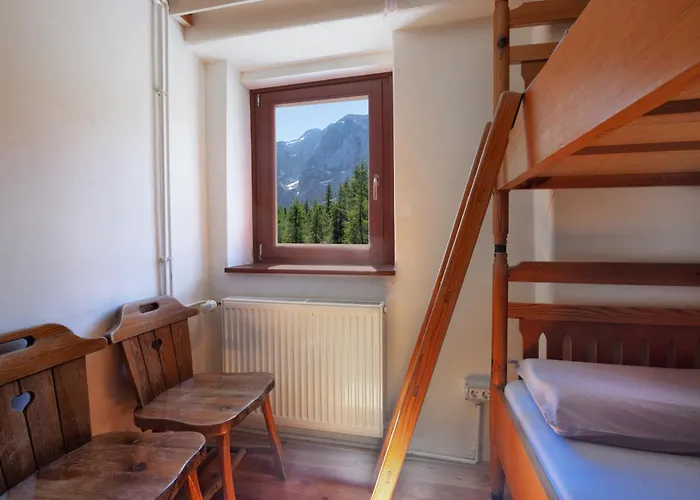 Konukevi Postarski Dom On Vrsic *