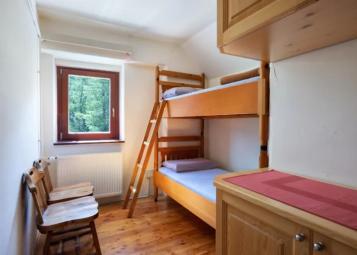 Postarski Dom On Vrsic Konukevi *