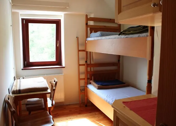 Postarski Dom On Vrsic Konukevi